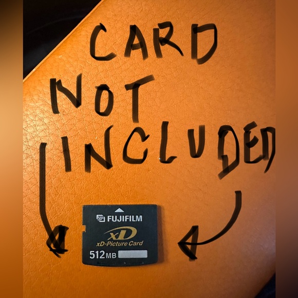 Fujifilm F700 Digital Camera - Picture 4 of 9